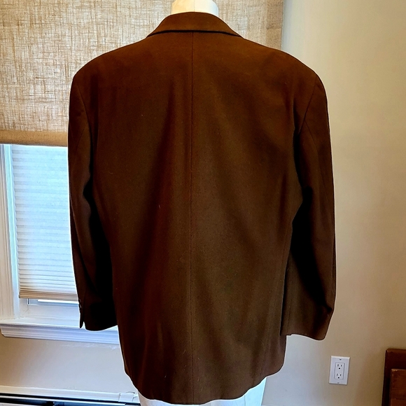 Hugo Boss Cashmere & Wool blazerCross Posted on the BUYSELL Clothing app. - Picture 4 of 10